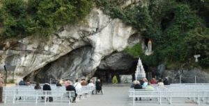 Apparition Lourdes 5