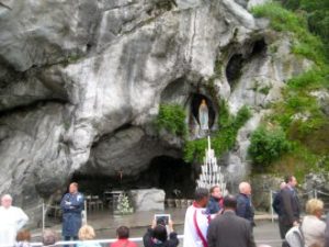 Apparition Lourdes 8