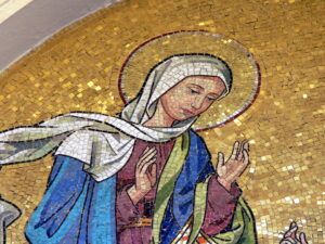 Familienkirche Fassade Mosaik Heilige Familie Maria